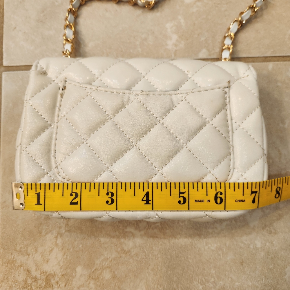 Fashion Quilted Bag White With Gold Chain - Picture 2 of 4